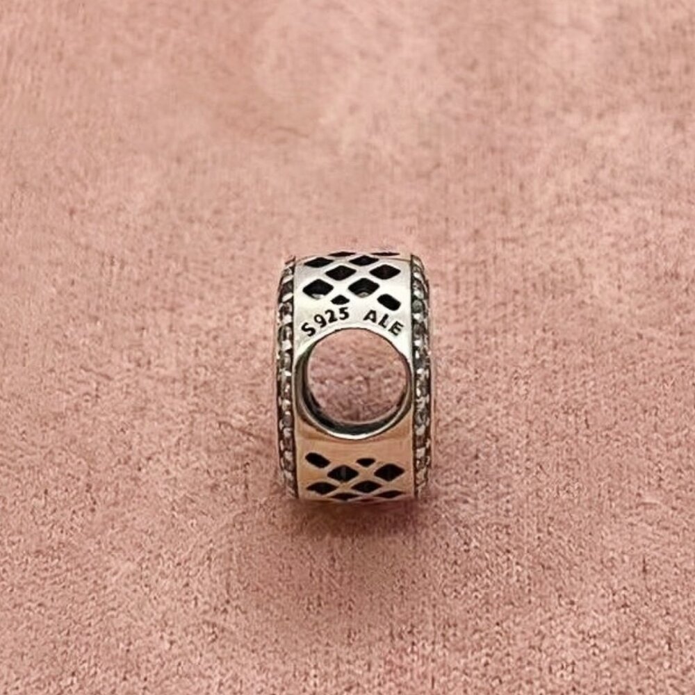 2020 Disney Parks Pandora Hollywood Studios Toy Story Slinky Dog Charm Bead - Picture 3 of 3